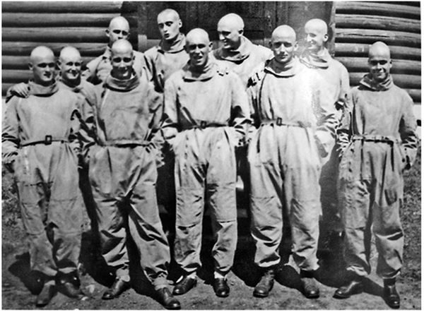 Иллюстрация к книге — Небо вторжения. Горячее лето 1941 года [i_441.jpg]