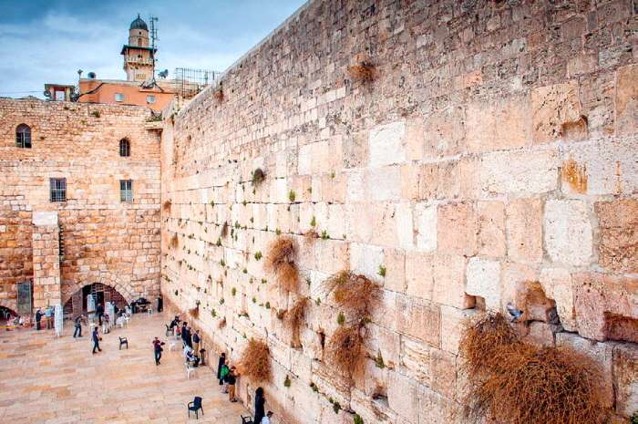 Иллюстрация к книге — История иудаизма [i_022.jpg]