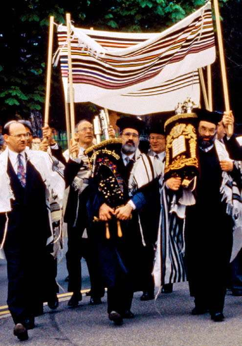 Иллюстрация к книге — История иудаизма [i_068.jpg]