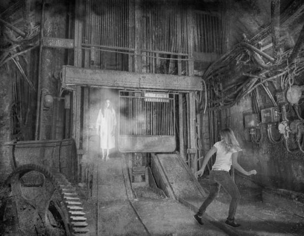 Иллюстрация к книге — Секрет дома с привидениями [i_006.jpg]