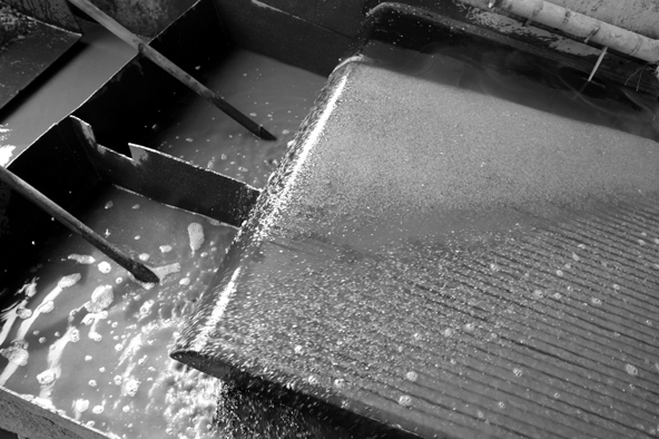 Иллюстрация к книге — Планета свалок. Путешествия по многомиллиардной мусорной индустрии [i_004.jpg]