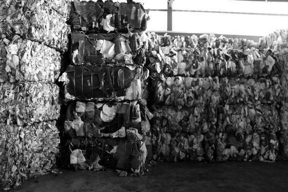 Иллюстрация к книге — Планета свалок. Путешествия по многомиллиардной мусорной индустрии [i_009.jpg]