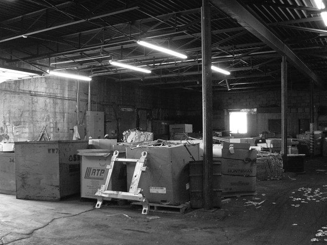 Иллюстрация к книге — Планета свалок. Путешествия по многомиллиардной мусорной индустрии [i_013.jpg]