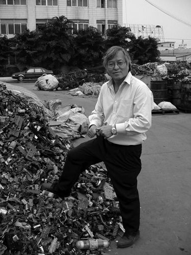 Иллюстрация к книге — Планета свалок. Путешествия по многомиллиардной мусорной индустрии [i_019.jpg]