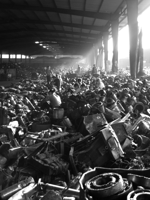 Иллюстрация к книге — Планета свалок. Путешествия по многомиллиардной мусорной индустрии [i_031.jpg]