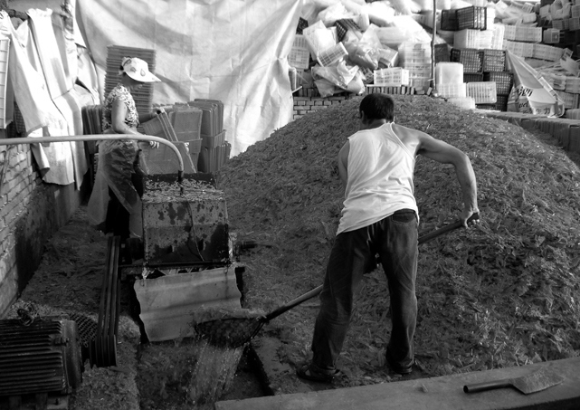 Иллюстрация к книге — Планета свалок. Путешествия по многомиллиардной мусорной индустрии [i_045.jpg]