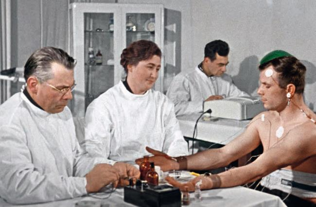 Иллюстрация к книге — Юрий Гагарин. Первый человек в космосе. Как это было [i_007.jpg]