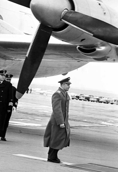 Иллюстрация к книге — Юрий Гагарин. Первый человек в космосе. Как это было [i_035.jpg]