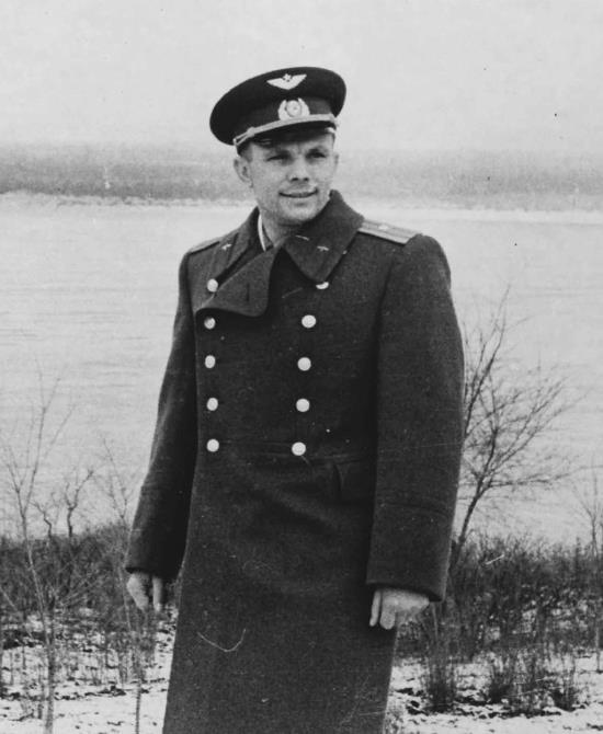 Иллюстрация к книге — Юрий Гагарин. Первый человек в космосе. Как это было [i_037.jpg]