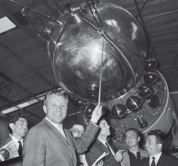 Иллюстрация к книге — Юрий Гагарин. Первый человек в космосе. Как это было [i_050.jpg]