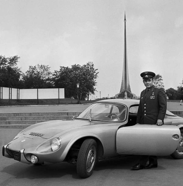 Иллюстрация к книге — Юрий Гагарин. Первый человек в космосе. Как это было [i_052.jpg]