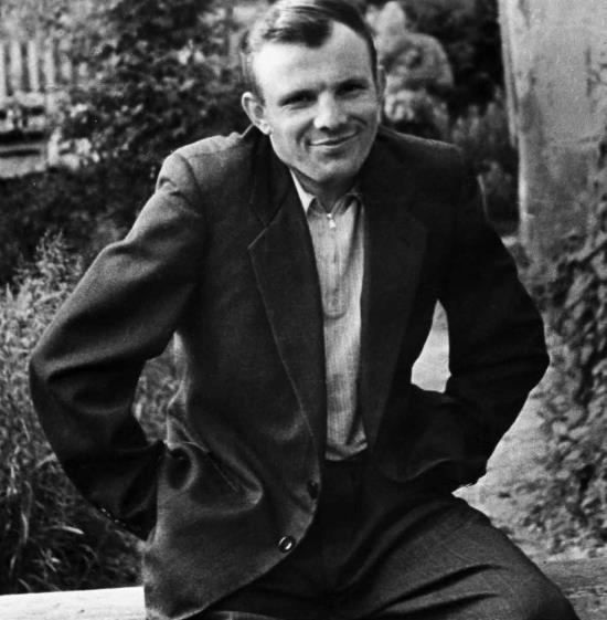 Иллюстрация к книге — Юрий Гагарин. Первый человек в космосе. Как это было [i_077.jpg]