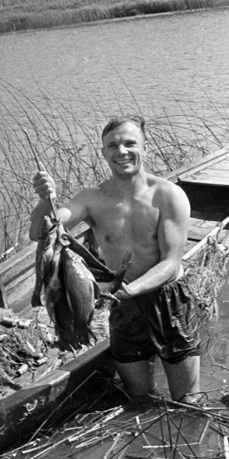 Иллюстрация к книге — Юрий Гагарин. Первый человек в космосе. Как это было [i_078.jpg]