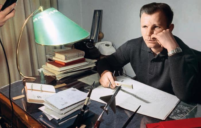 Иллюстрация к книге — Юрий Гагарин. Первый человек в космосе. Как это было [i_082.jpg]