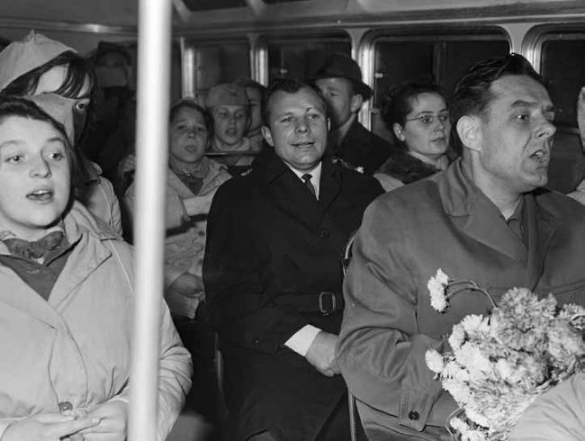 Иллюстрация к книге — Юрий Гагарин. Первый человек в космосе. Как это было [i_083.jpg]