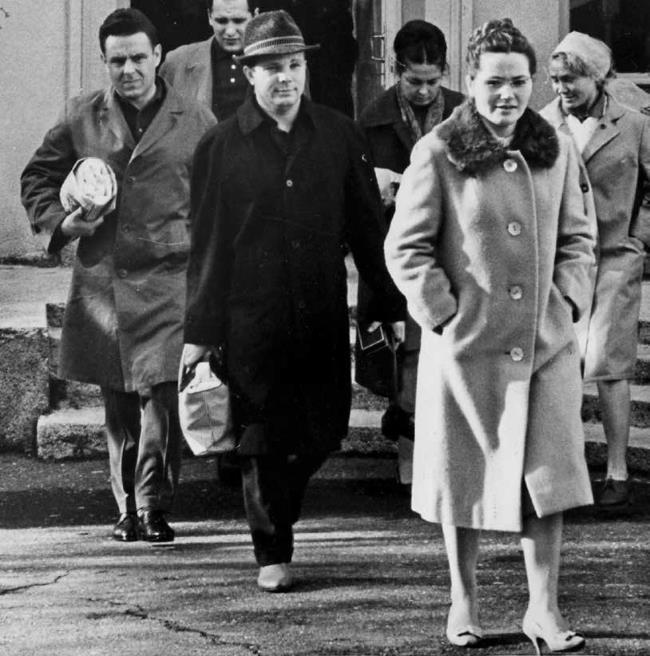 Иллюстрация к книге — Юрий Гагарин. Первый человек в космосе. Как это было [i_091.jpg]