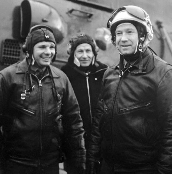 Иллюстрация к книге — Юрий Гагарин. Первый человек в космосе. Как это было [i_096.jpg]