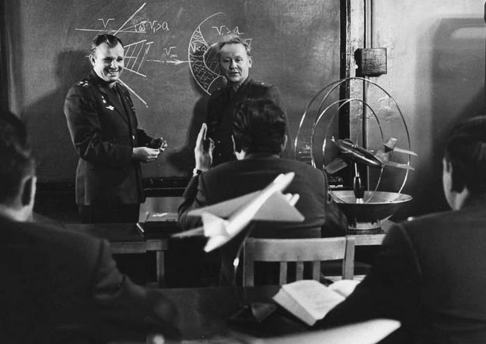 Иллюстрация к книге — Юрий Гагарин. Первый человек в космосе. Как это было [i_102.jpg]