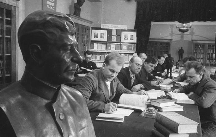 Иллюстрация к книге — 1937. Большой террор. Хроника одного года [i_047.jpg]