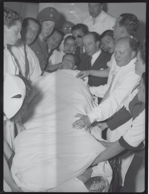 Иллюстрация к книге — Нетленный прах [i_002.jpg]