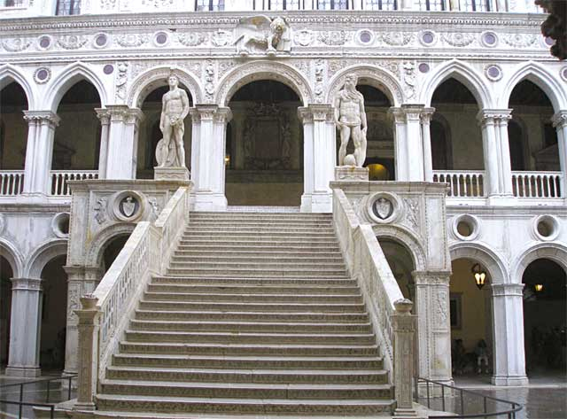 Иллюстрация к книге — Гении Возрождения. Леонардо, Микеланджело, Рафаэль и другие выдающиеся живописцы, ваятели и зодчие [i_089.jpg]