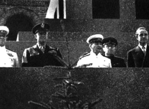 Иллюстрация к книге — Поход в Европу. Когда Америка была с Россией [i_018.jpg]