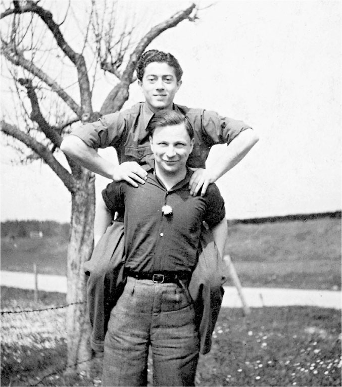 Иллюстрация к книге — Непокоренный. От чудом уцелевшего в Освенциме до легенды Уолл-стрит: выдающаяся история Зигберта Вильцига [i_007.jpg]