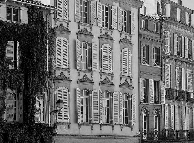 Иллюстрация к книге — Волшебное лето во Франции. Замки, фиалки и вишневый пирог [i_032.jpg]