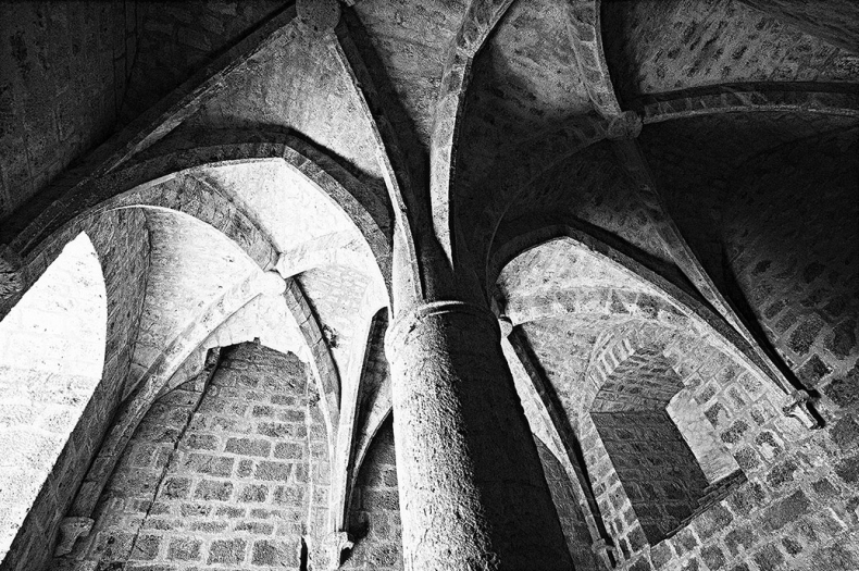 Иллюстрация к книге — Волшебное лето во Франции. Замки, фиалки и вишневый пирог [i_096.jpg]