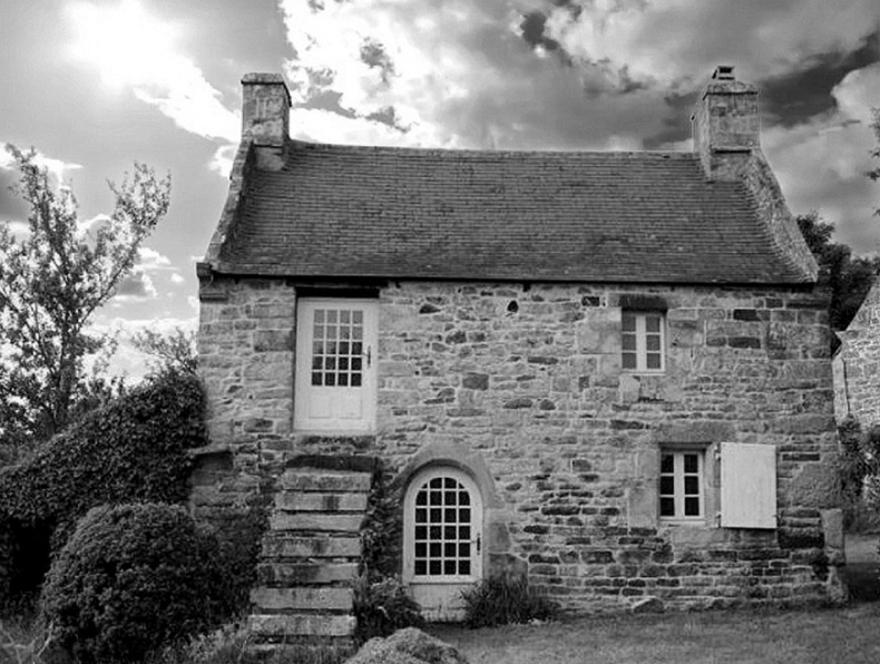 Иллюстрация к книге — Волшебное лето во Франции. Замки, фиалки и вишневый пирог [i_110.jpg]