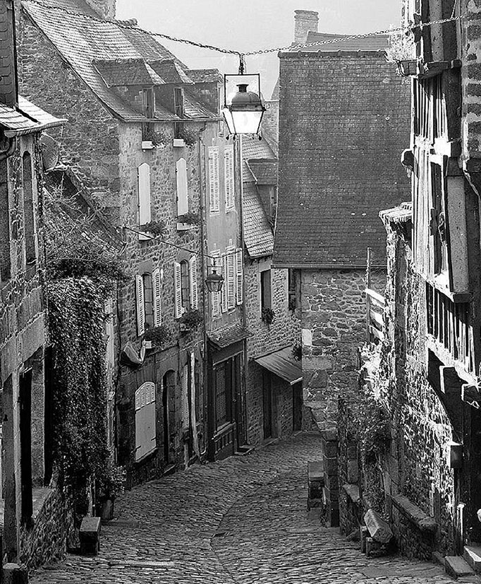 Иллюстрация к книге — Волшебное лето во Франции. Замки, фиалки и вишневый пирог [i_119.jpg]