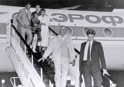 Иллюстрация к книге — Последний день СССР. Свидетельство очевидца [i_009.jpg]