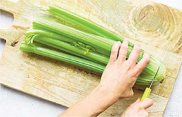 Иллюстрация к книге — Сок сельдерея. Природный эликсир энергии и здоровья [i_002.jpg]