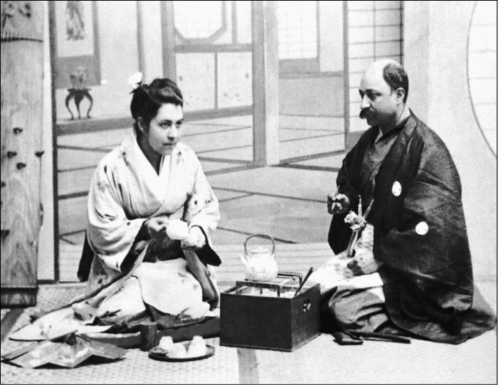 Иллюстрация к книге — 100 великих тайн дипломатии [i_015.jpg]