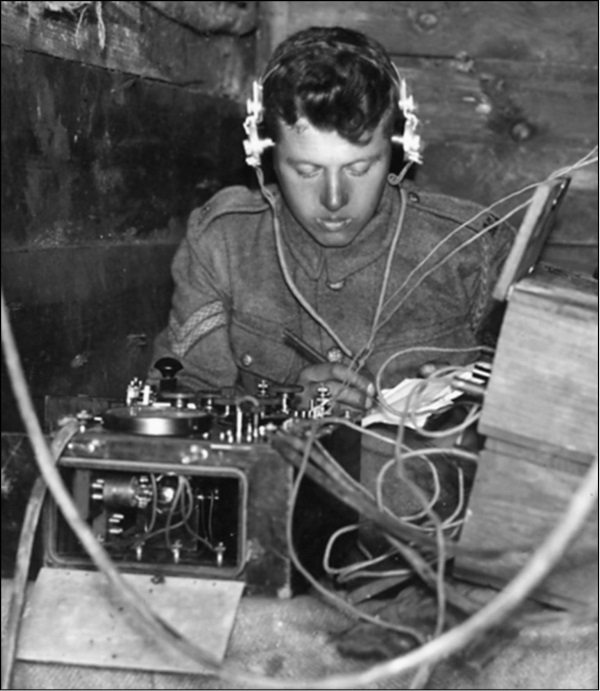 Иллюстрация к книге — 100 великих тайн дипломатии [i_042.jpg]