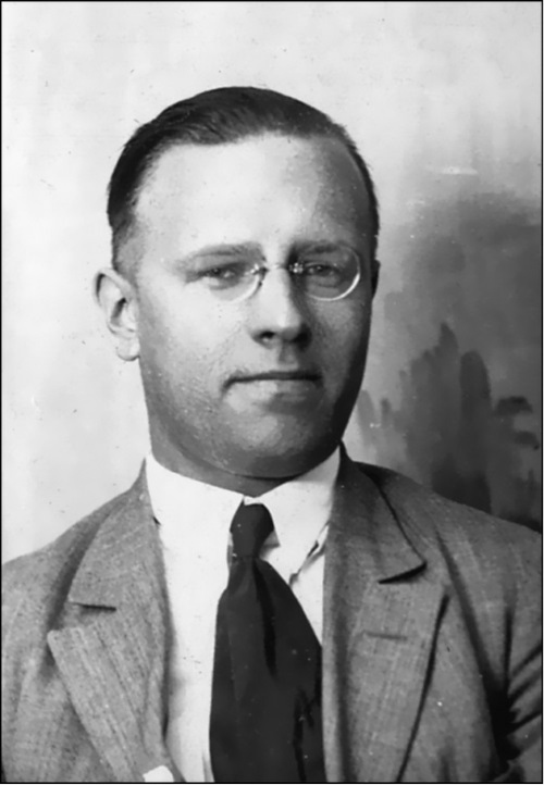 Иллюстрация к книге — 100 великих тайн дипломатии [i_065.jpg]