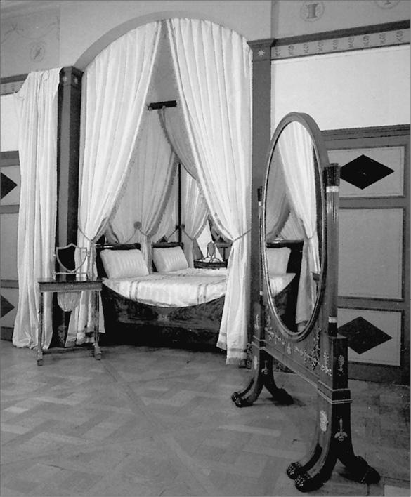 Иллюстрация к книге — Нравы Мальмезонского дворца [i_024.jpg]