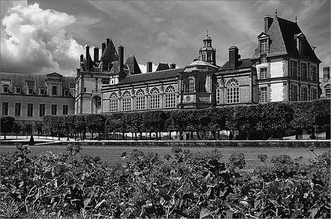 Иллюстрация к книге — Нравы Мальмезонского дворца [i_035.jpg]