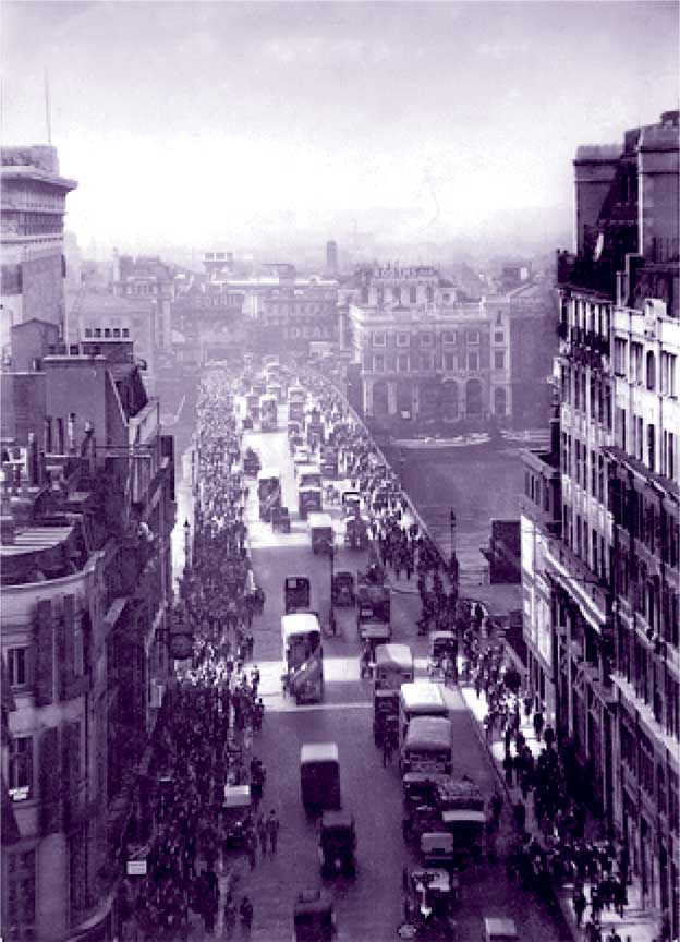 Иллюстрация к книге — Агата Кристи. Она написала убийство [i_092.jpg]