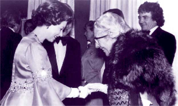 Иллюстрация к книге — Агата Кристи. Она написала убийство [i_146.jpg]