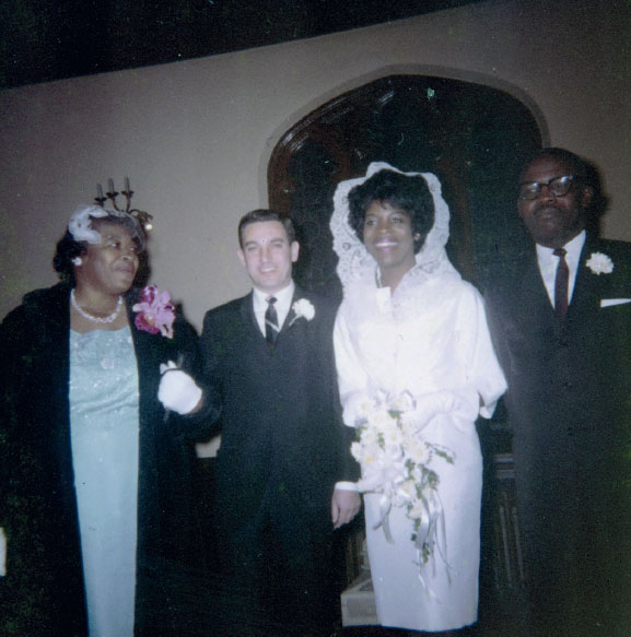 Иллюстрация к книге — Пусть правит любовь. Автобиография [i_001.jpg]