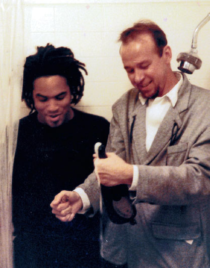 Иллюстрация к книге — Пусть правит любовь. Автобиография [i_032.jpg]