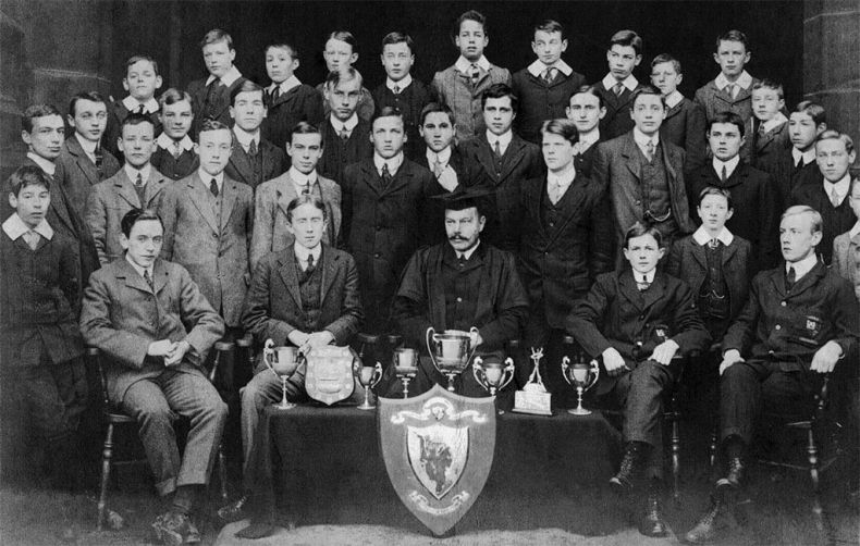 Иллюстрация к книге — Толкин и Великая война. На пороге Средиземья [i_005.jpg]