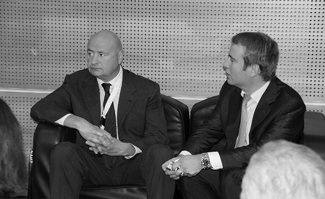 Иллюстрация к книге — В поисках правосудия: Арест активов [i_017.jpg]