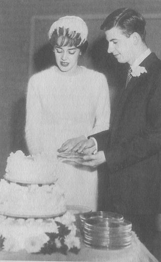 Иллюстрация к книге — Рассказчик. Воспоминания барабанщика Nirvana и фронтмена Foo Fighters [i_004.jpg]