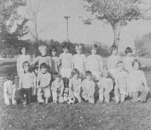 Иллюстрация к книге — Рассказчик. Воспоминания барабанщика Nirvana и фронтмена Foo Fighters [i_010.jpg]