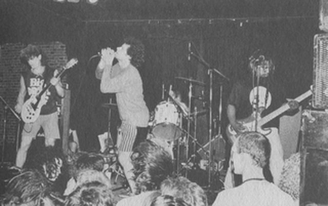 Иллюстрация к книге — Рассказчик. Воспоминания барабанщика Nirvana и фронтмена Foo Fighters [i_017.jpg]