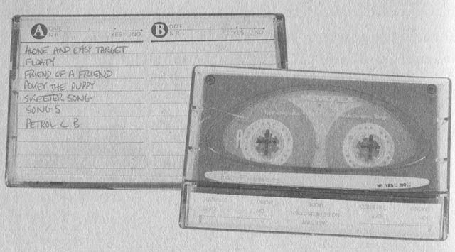 Иллюстрация к книге — Рассказчик. Воспоминания барабанщика Nirvana и фронтмена Foo Fighters [i_035.jpg]