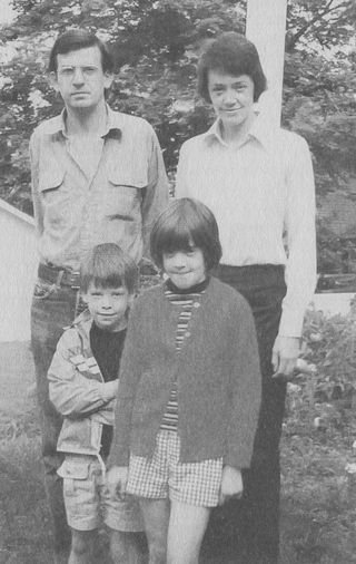 Иллюстрация к книге — Рассказчик. Воспоминания барабанщика Nirvana и фронтмена Foo Fighters [i_057.jpg]