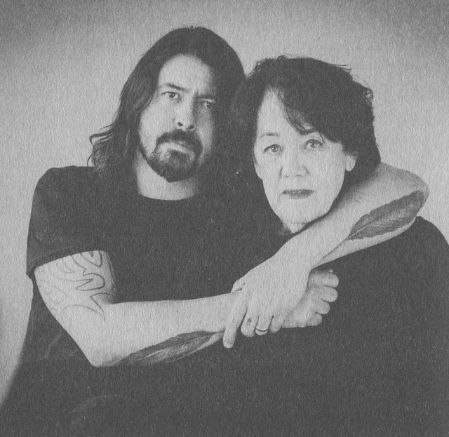 Иллюстрация к книге — Рассказчик. Воспоминания барабанщика Nirvana и фронтмена Foo Fighters [i_058.jpg]